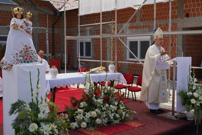 ​Biskup Radoš slavio misu na Veliku Gospu u Molvama